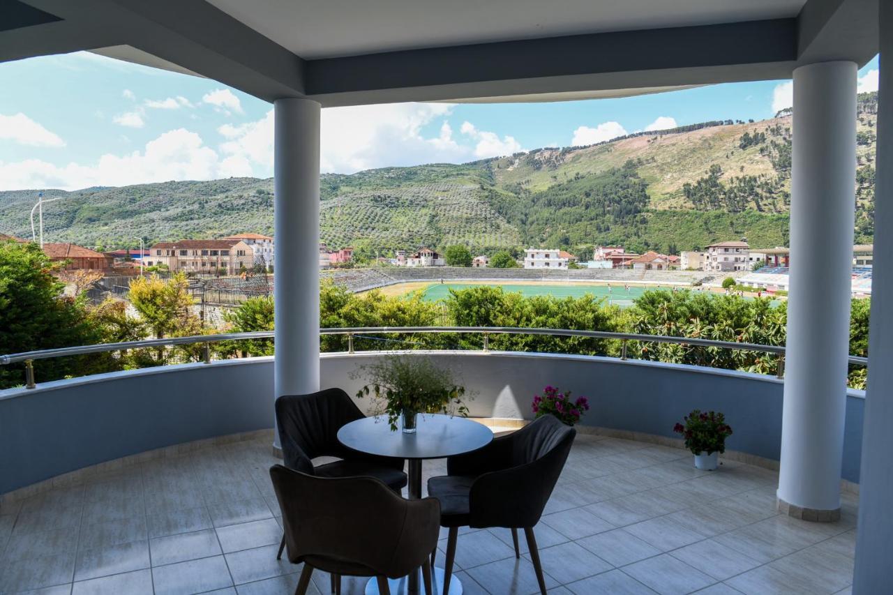 Hotel Vila Arbri Berat Bagian luar foto