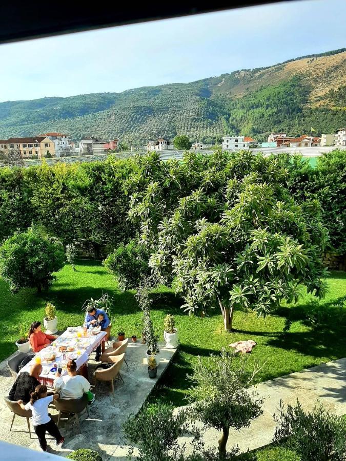 Hotel Vila Arbri Berat Bagian luar foto