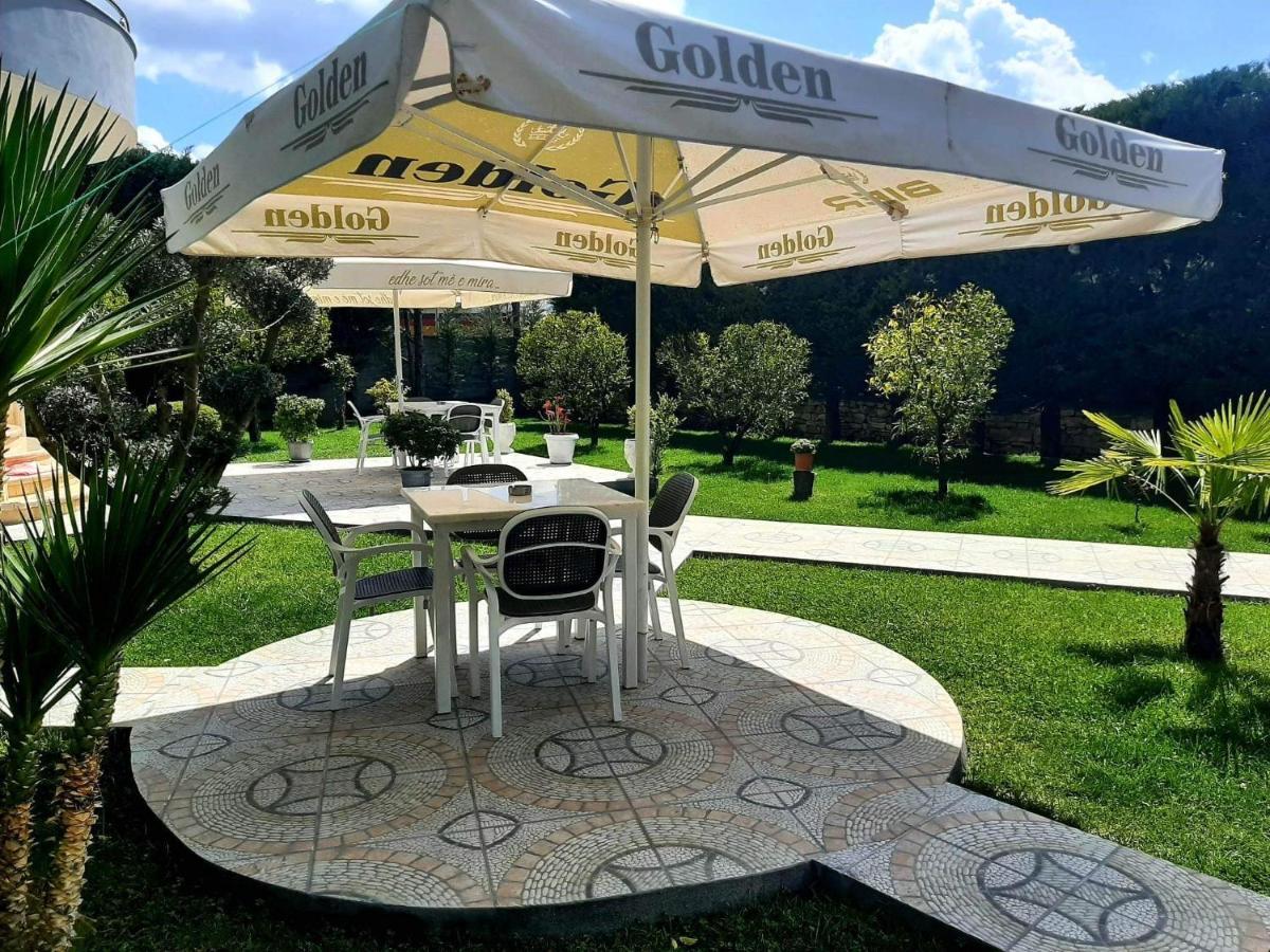 Hotel Vila Arbri Berat Bagian luar foto