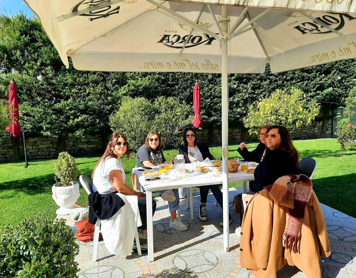 Hotel Vila Arbri Berat Bagian luar foto