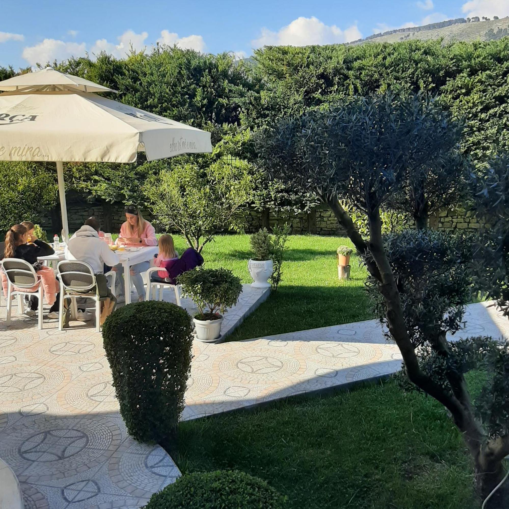 Hotel Vila Arbri Berat Ruang foto